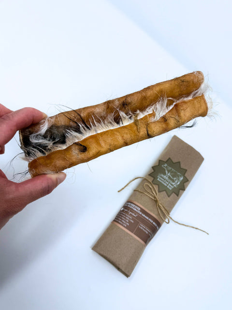 Litto Howler - Grass-Fed Beef Rawhide Roll (Fur-On) | 8 Inches