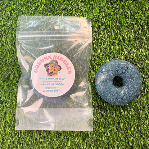 Golden Nibbles - Donut - Duck & Spirulina- Freeze-Dried Treat for Dogs & Cats