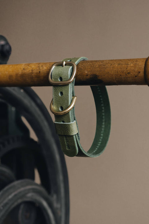 BAND&ROLL - Leather Dog Collar. Fir