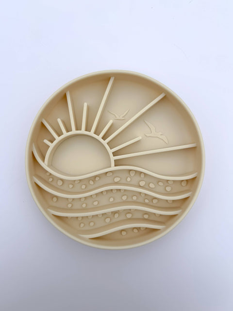 Brewin Aussie Co - The Ocean Waves Slow Feeder