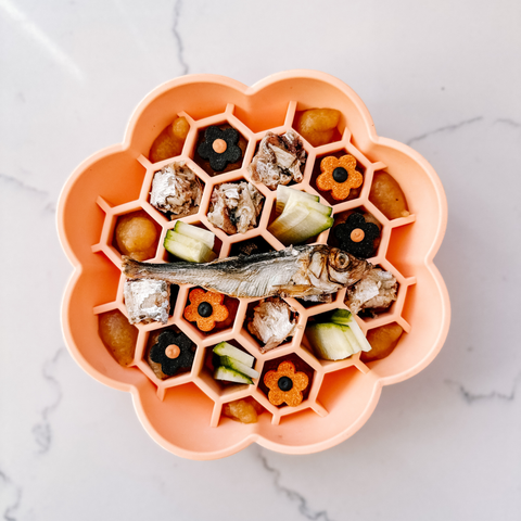 Barks and Brownies - Daisy Slow Feeder Peach